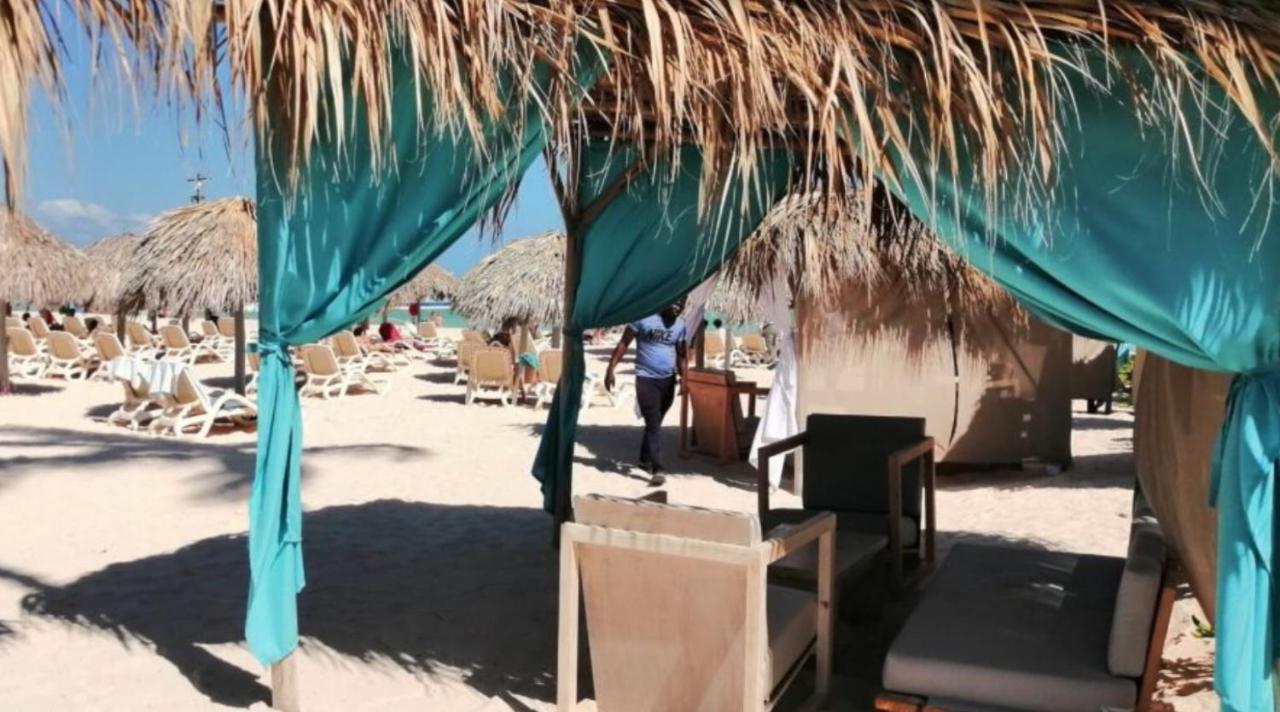 Sol Caribe Suites - Playa Los Corales - Beach Club, Wifi, Swimming Pool - Calle Aruba 푼타 카나 외부 사진