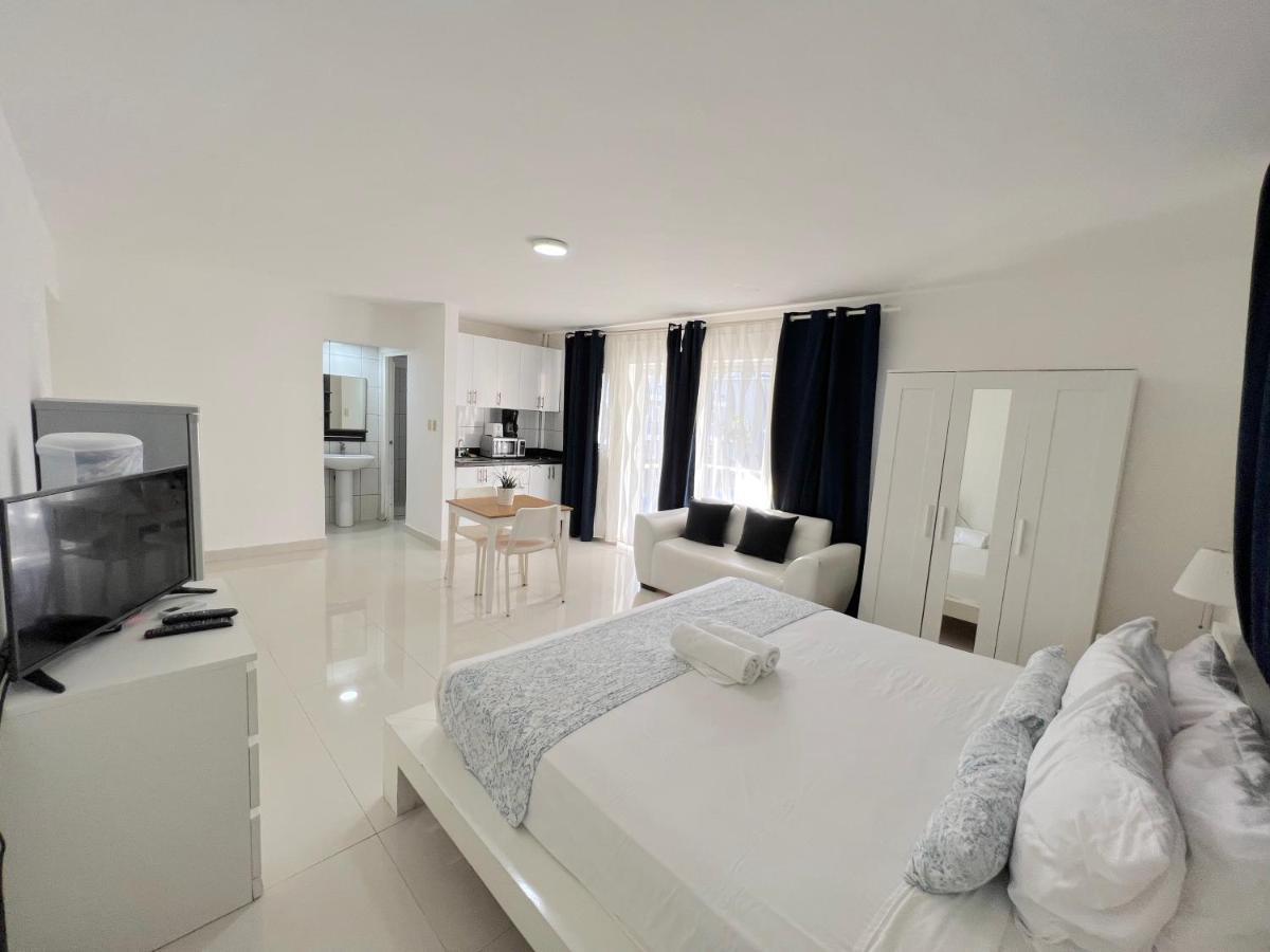 Sol Caribe Suites - Playa Los Corales - Beach Club, Wifi, Swimming Pool - Calle Aruba 푼타 카나 객실 사진